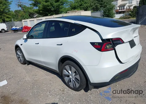 2023 Tesla Model Y Awd/Long Range Dual Motor All-Wheel Drive z USA, uszkodzony, nr VIN 7SAYGDEEXPA189018